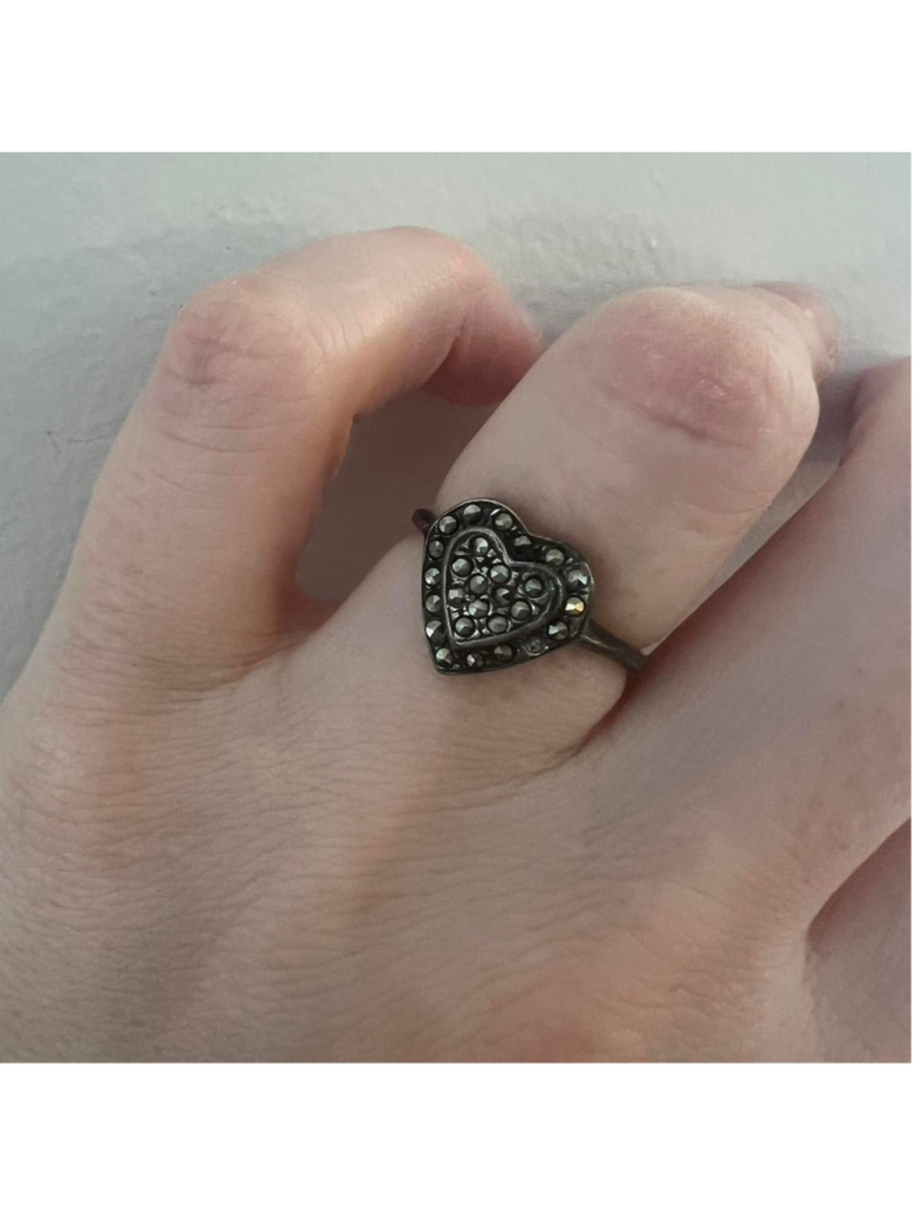 Vintage 925 sterling silver ring with black heart made of rhinestones/gems - Picture 2 of 4